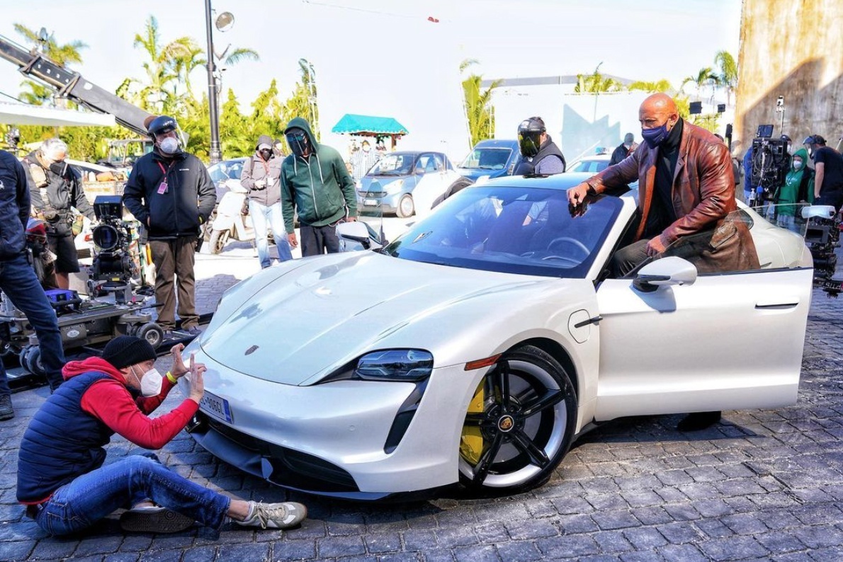 The Rock va dan sao 'do khoc do cuoi' vi than hinh qua kho hinh anh