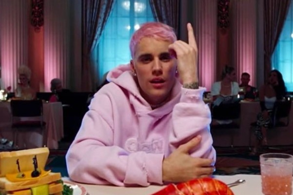 Justin Bieber va nhung de cu kho hieu cua Grammy 2021 hinh anh