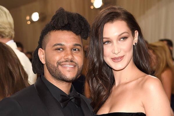 The Weeknd va cuoc tinh voi hai my nhan dep nhat the gioi hinh anh