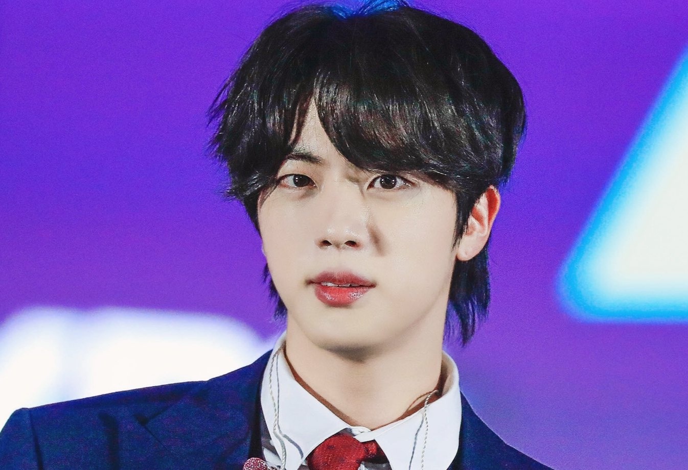 Thanh vien lon tuoi nhat BTS chi 20 trieu USD vao viec gi? hinh anh