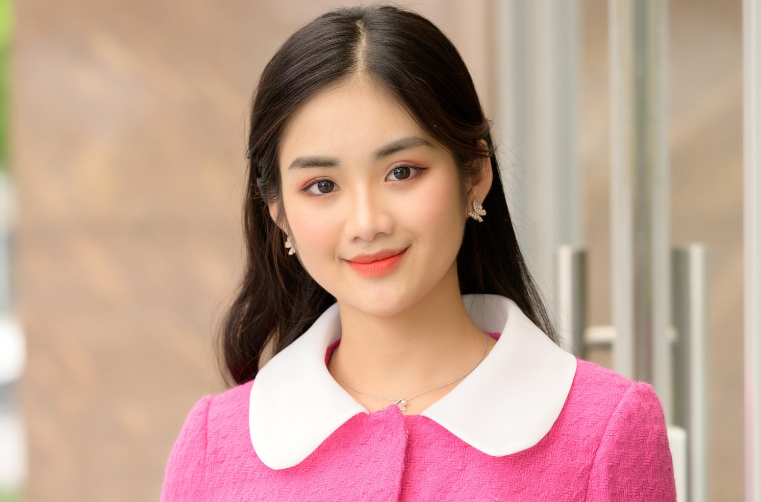 Anh ngoai doi cua co gai dep nhat Hoa khoi Du lich Viet Nam 2020 hinh anh