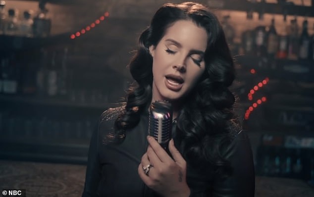 Lana Del Rey dinh hon anh 1