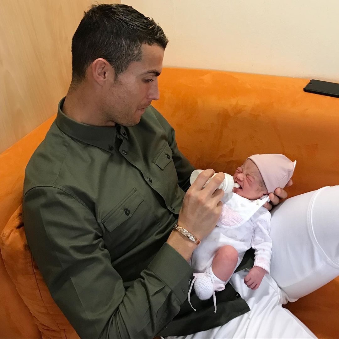 Ban gai Ronaldo khoe nhan anh 7