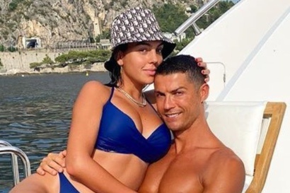 Cuoc song thang tram cua C.Ronaldo va ban gai nam 2020 hinh anh