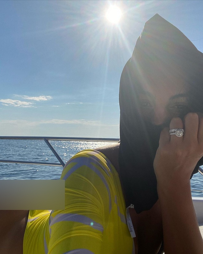 Ban gai Ronaldo khoe nhan anh 4