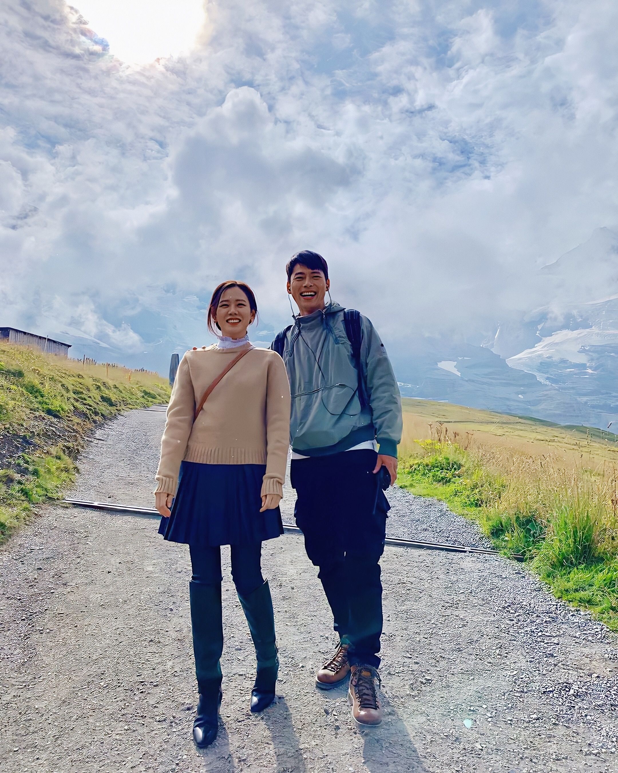 Hyun Bin va Son Ye Jin hen ho anh 3