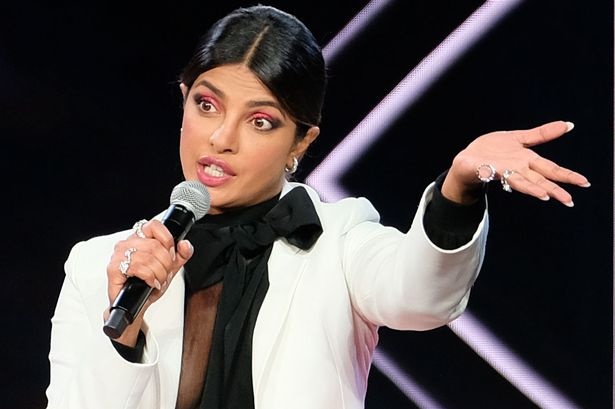 hoa hau Priyanka Chopra anh 1