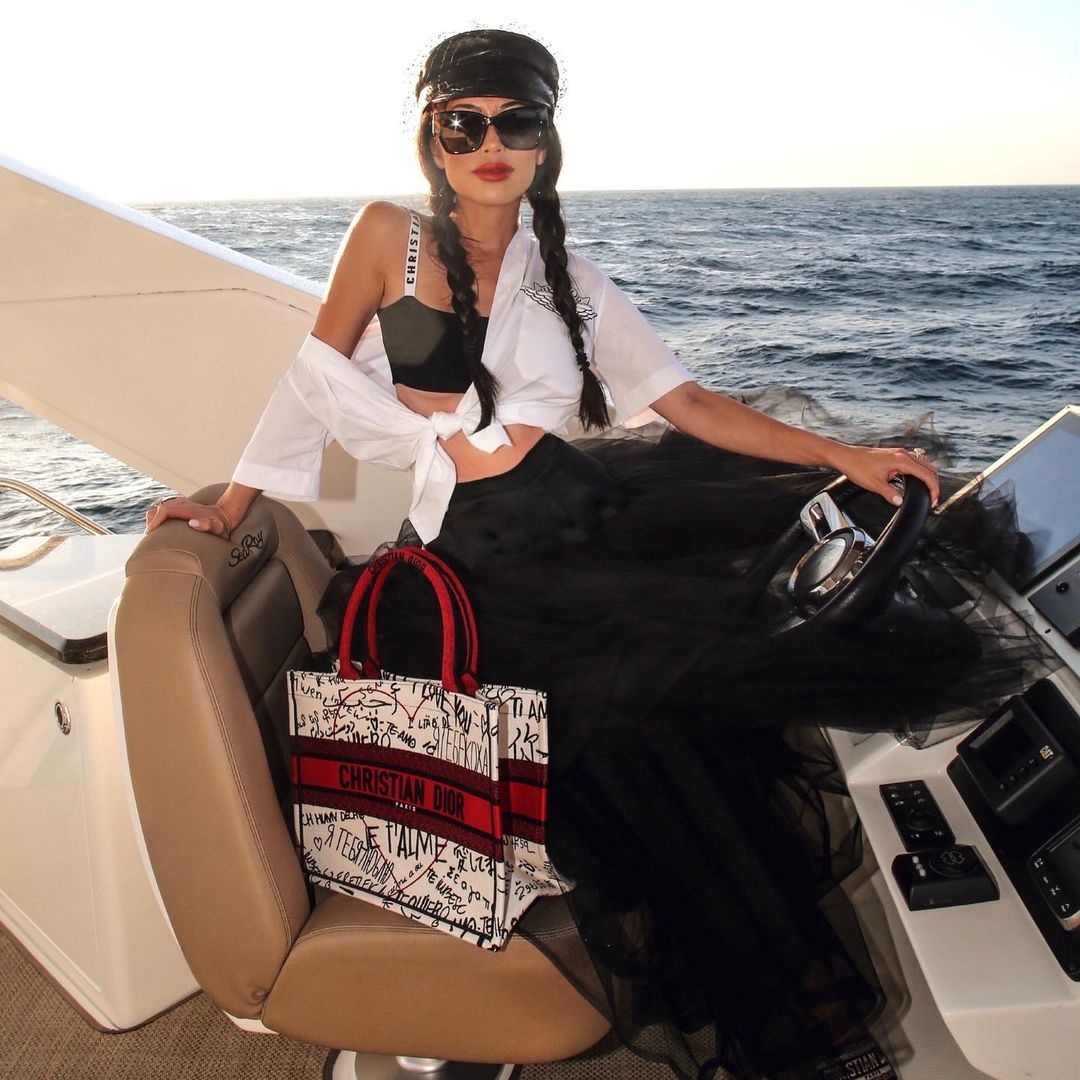 phim Bling Empire anh 5