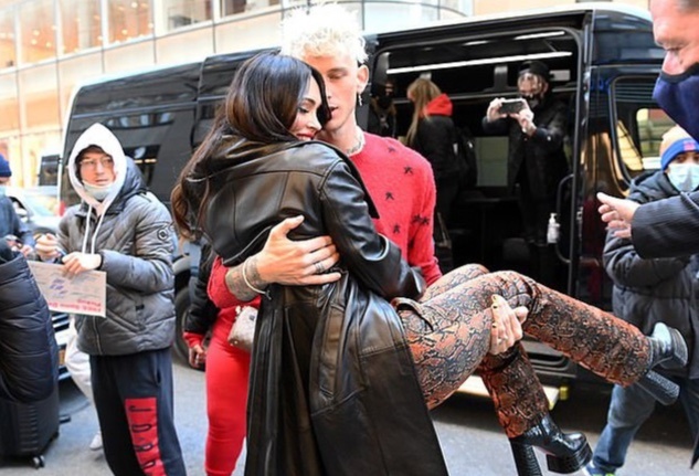 Ban trai be Megan Fox o chon dong nguoi hinh anh