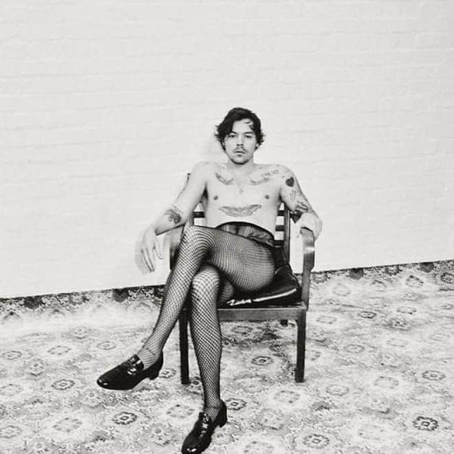 Phong cach unisex cua Harry Styles anh 13