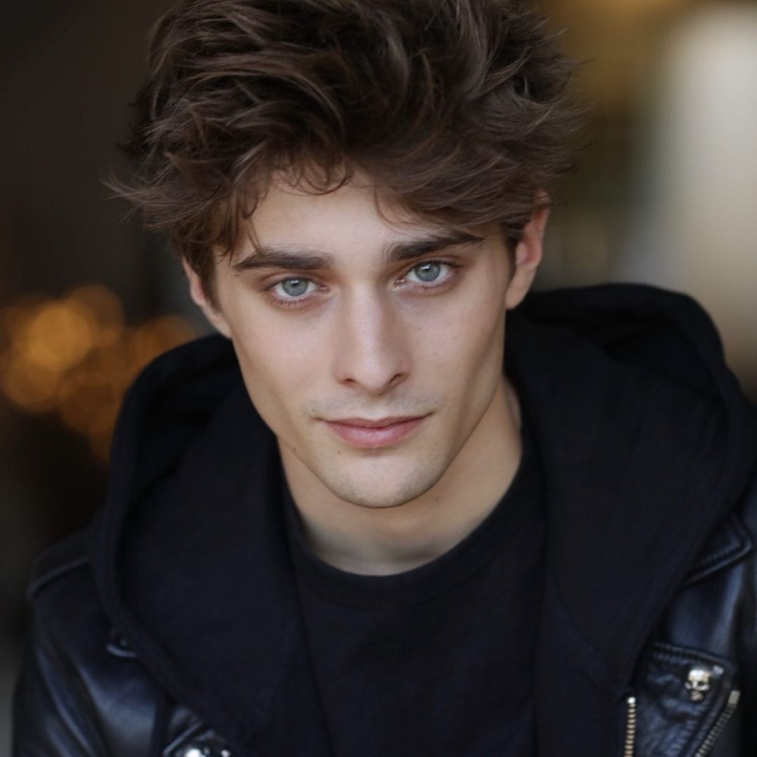 dien vien duoc so sanh voi Robert Pattinson anh 15