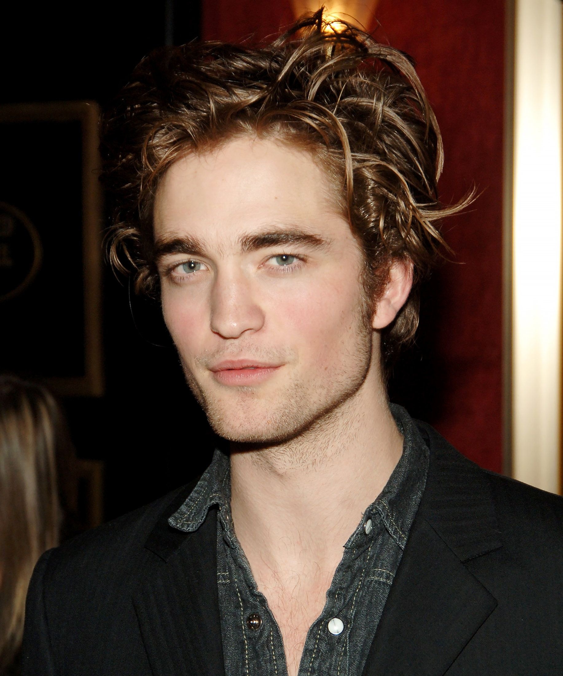dien vien duoc so sanh voi Robert Pattinson anh 16