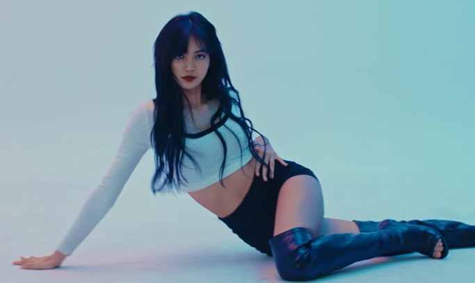 Lisa (BlackPink) bi doi xu te, antifan doa giet hinh anh