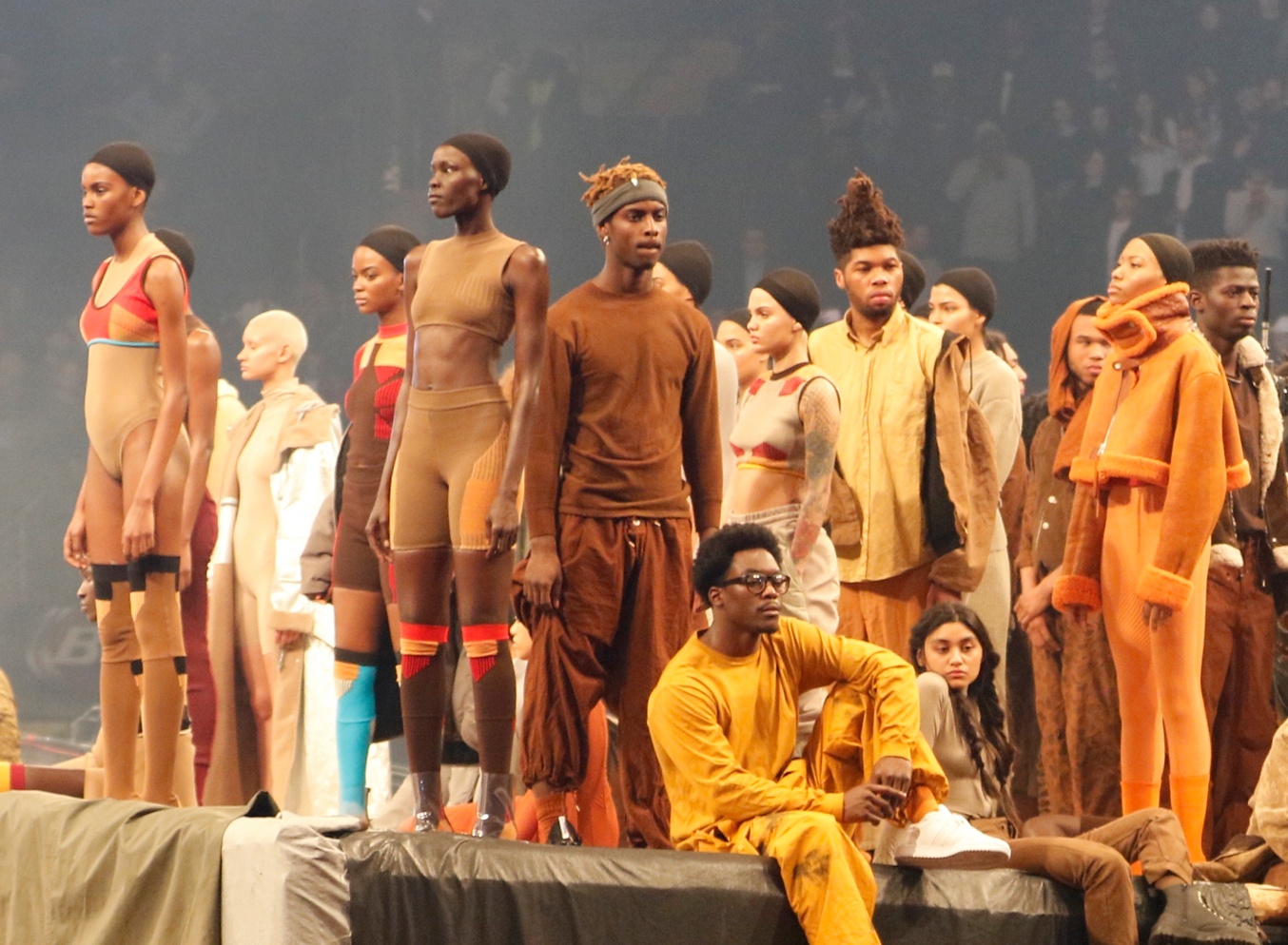 Kanye West tieu tien vao viec gi anh 12