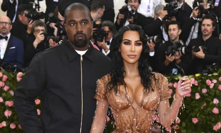 Kanye West tieu tien vao viec gi anh 10