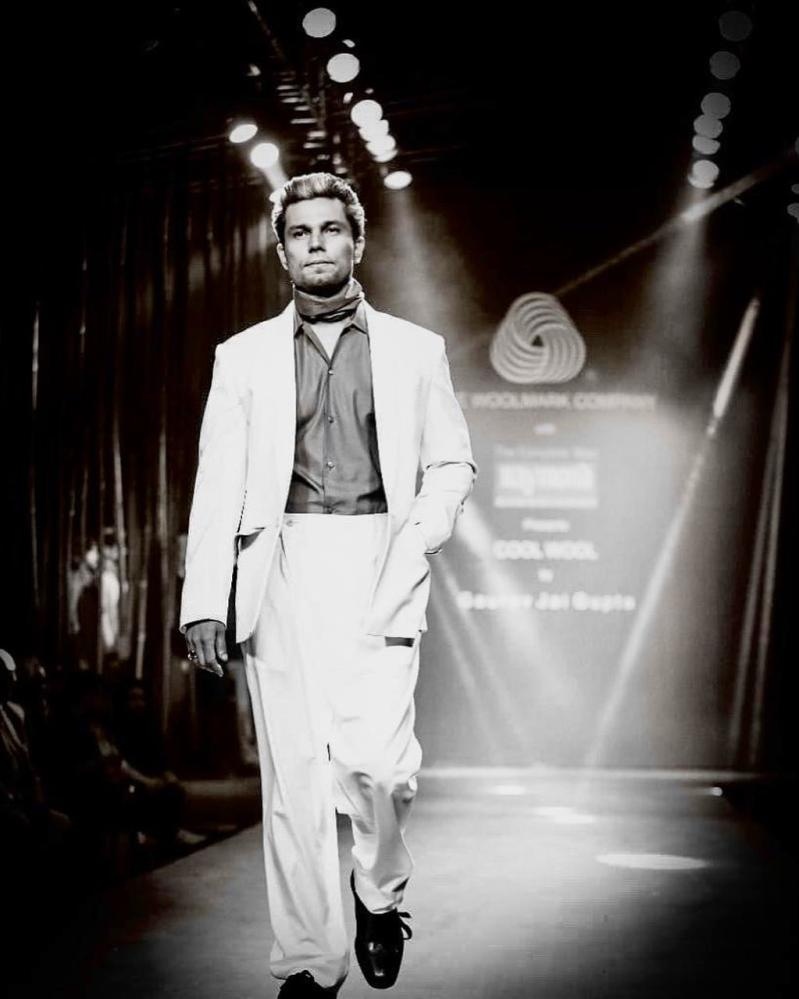 dien vien An Do lam nguoi mau anh 2