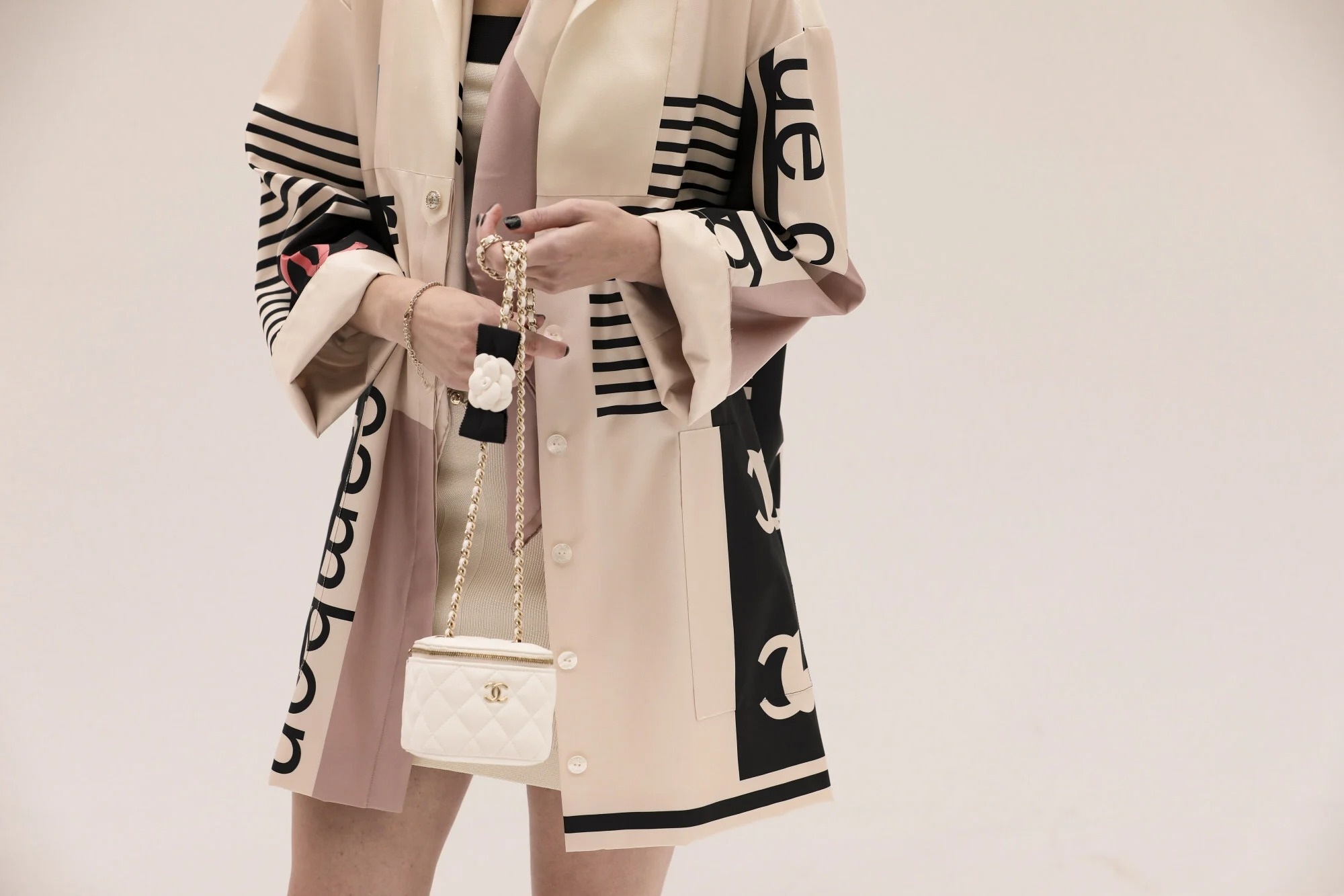 chieu tang gia cua hang xa xi anh 2