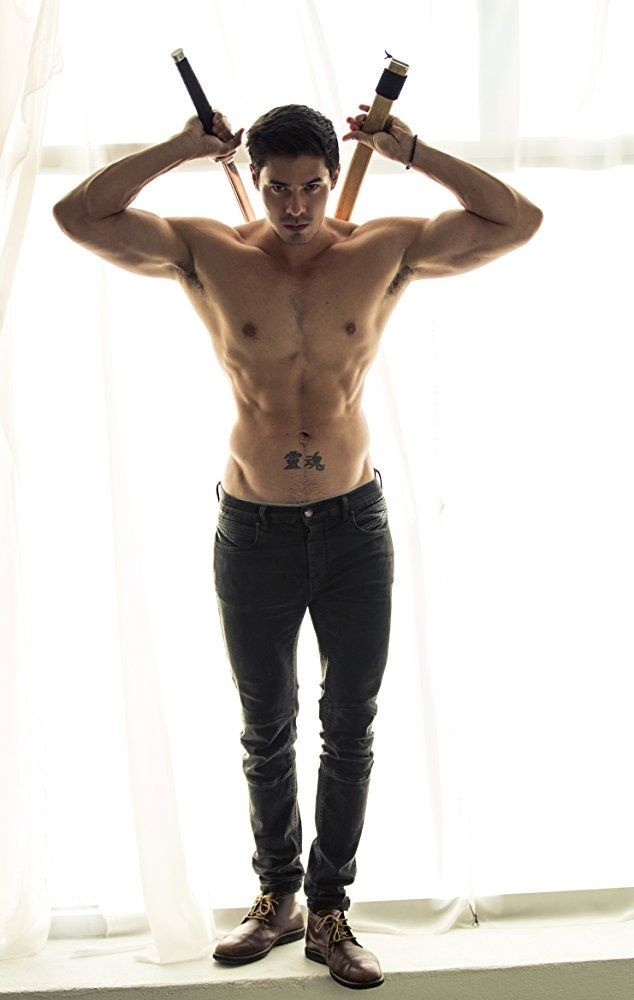 dan dien vien goc A trong Mortal Kombat anh 4