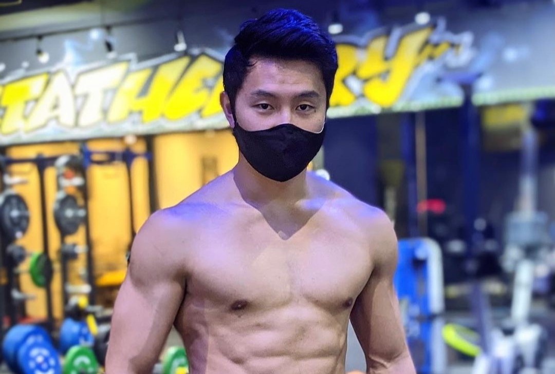 Tu nhan vien bi duoi viec den sieu anh hung chau A dau tien cua Marvel hinh anh