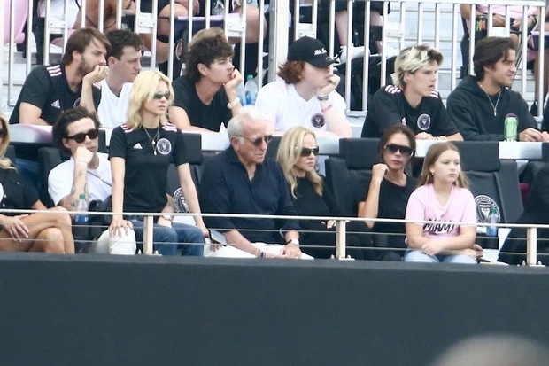 Beckham gap go thong gia anh 1