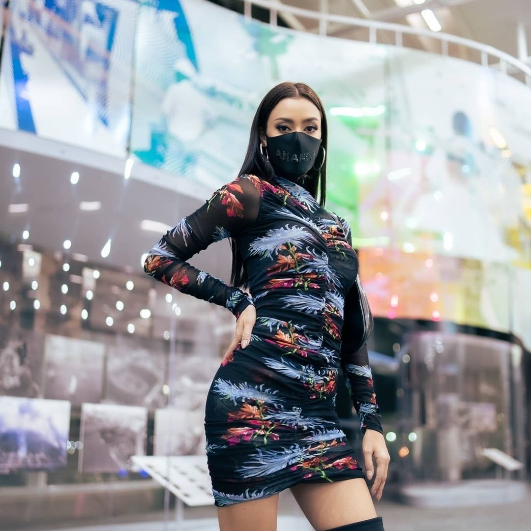 Miss Universe Thái Lan diện đồ hiệu ảnh 1 Miss Universe Thai Lan dien do hieu anh 1