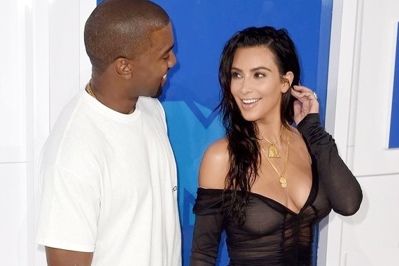 Kanye West chua thao nhan cuoi hinh anh