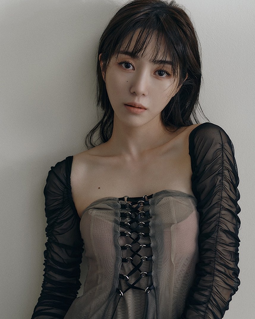 Kwon Mina giai thich ly do cat co tay anh 2