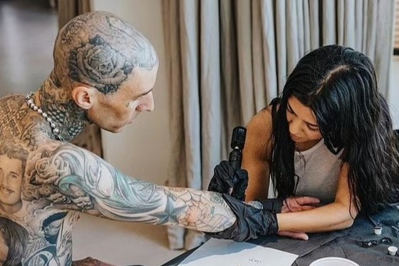 Nam nghe si xam kin nguoi hinh anh