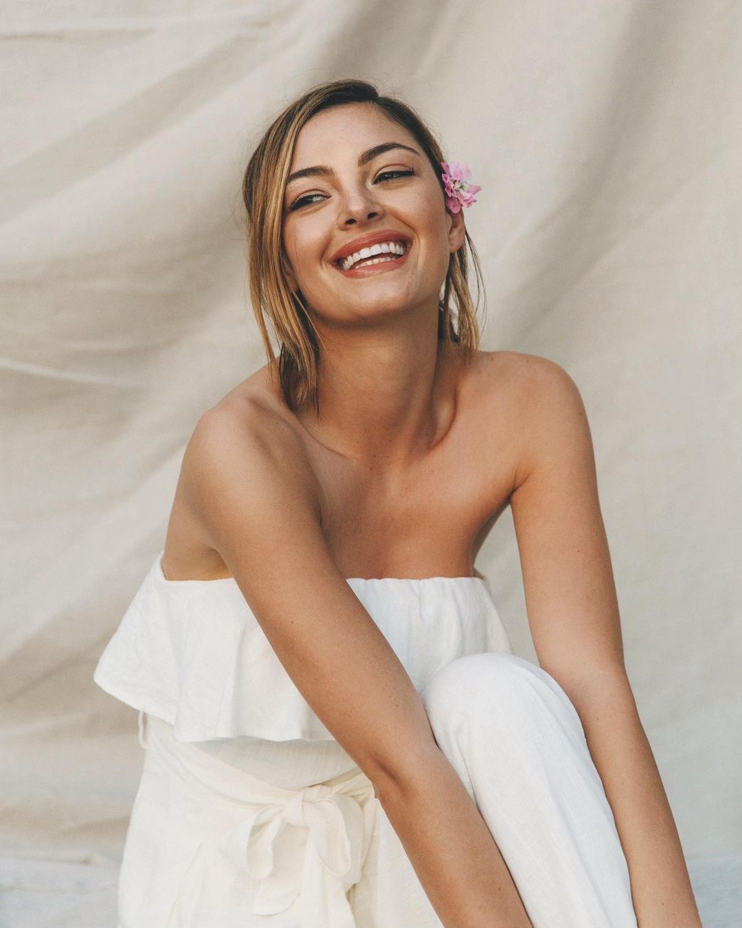 người đẹp chụp hình cùng hoa hậu hoàn vũ ảnh 12 nguoi dep chup hinh cung hoa hau hoan vu anh 12