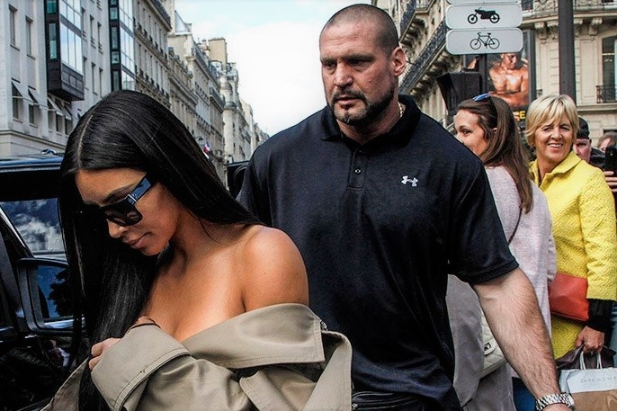 7 nhan vien cu kien Kim Kardashian hinh anh