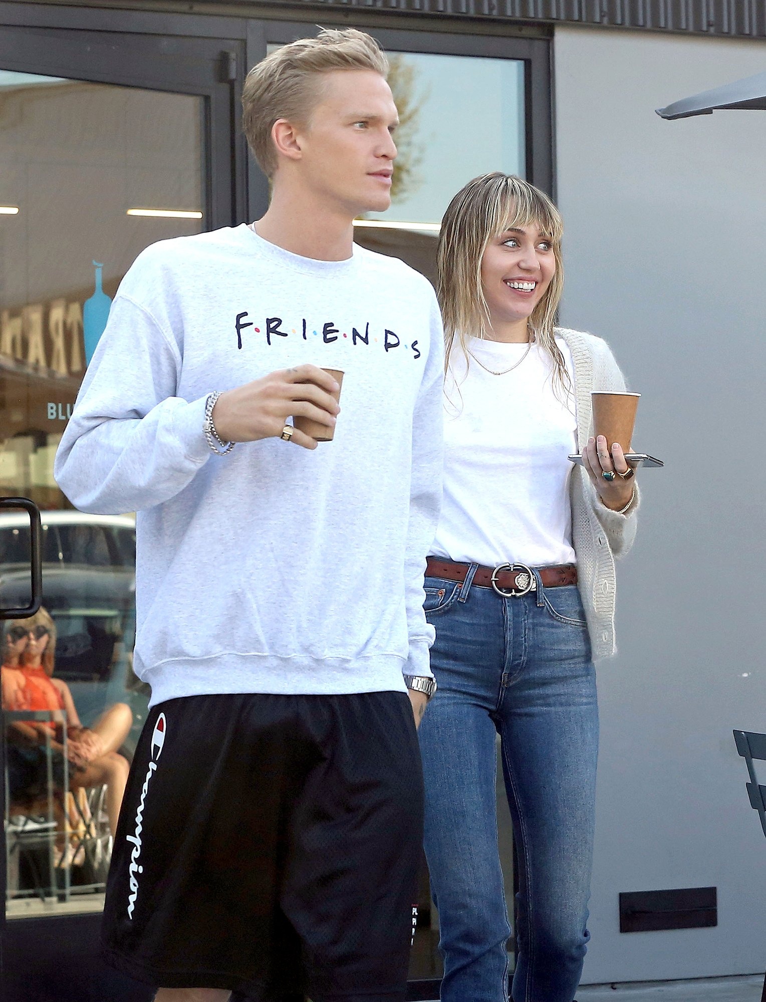 Cody Simpson noi ly do chia tay Miley Cyrus anh 1