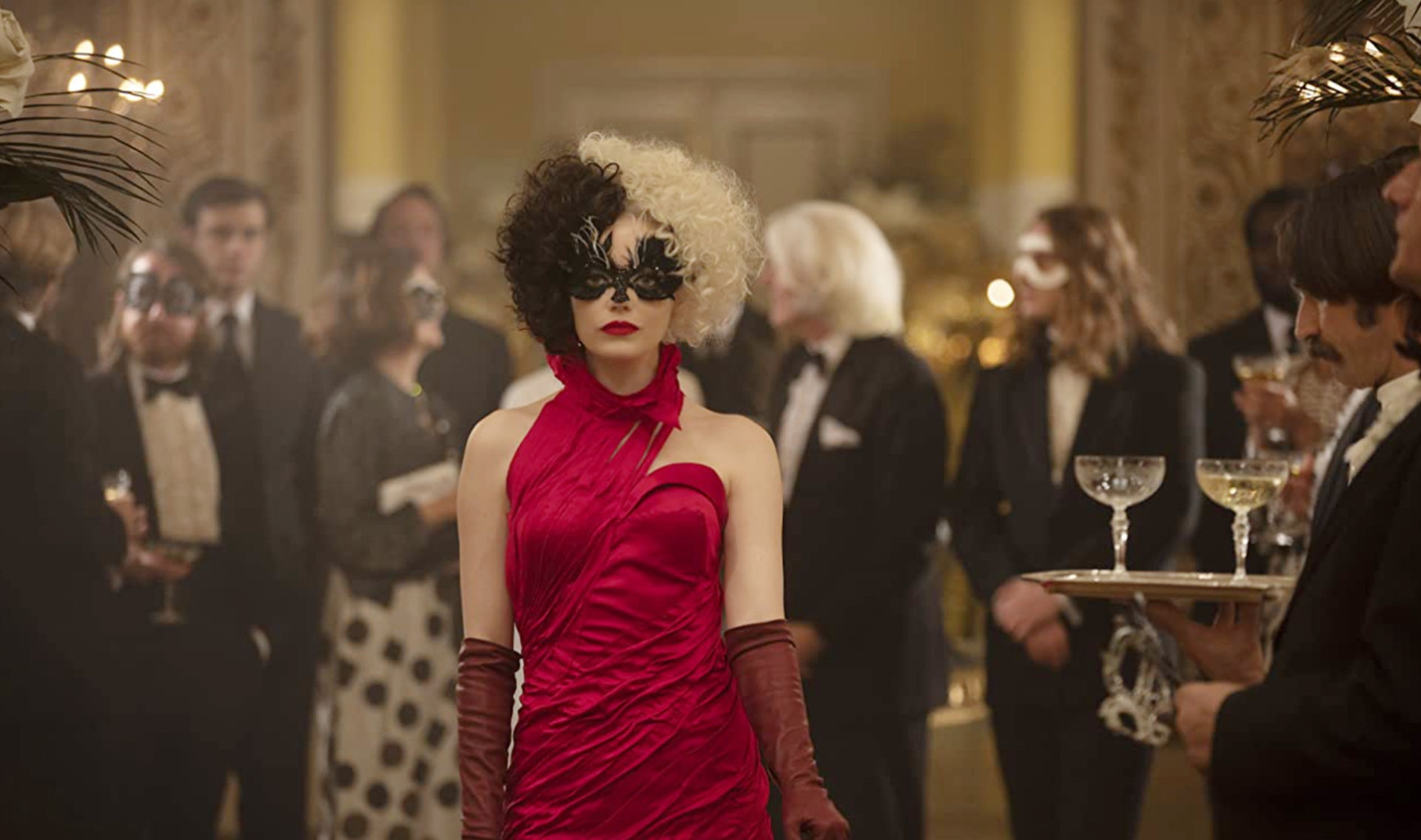 ac nu trom cho trong Cruella anh 1