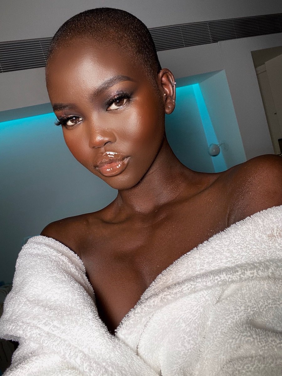 7 phu nu thay the dan thien than noi y anh 6