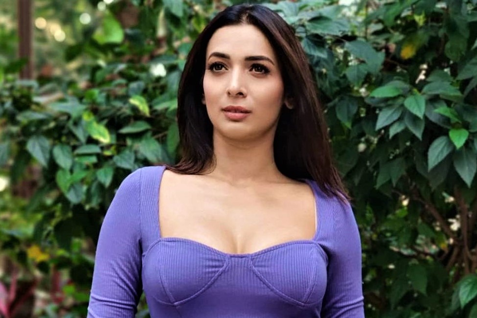 Dien vien, nguoi mau An Do bi bat hinh anh