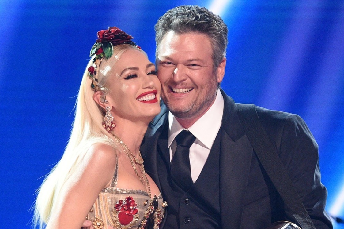 Hai giam khao The Voice dang ky ket hon hinh anh