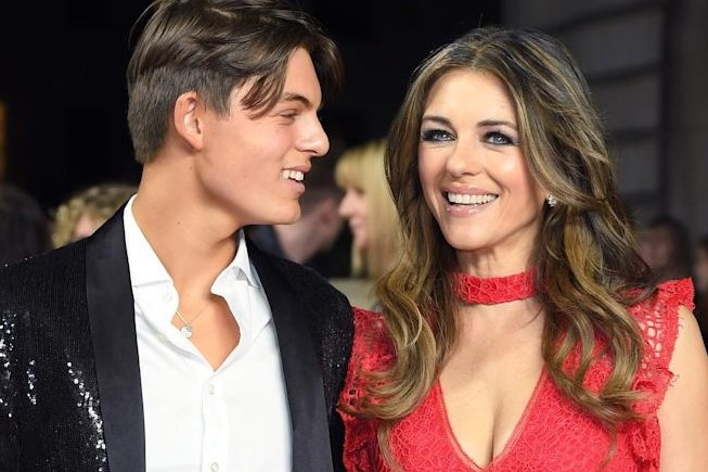 Con trai Elizabeth Hurley bi truat quyen thua ke 250 trieu USD hinh anh