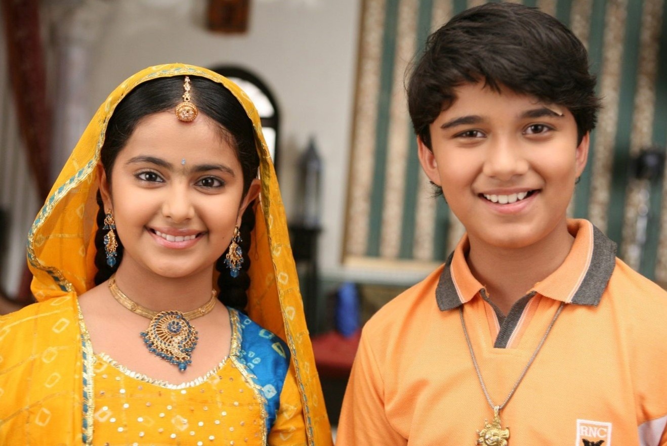 'Co dau 8 tuoi' chuan bi len song mua hai hinh anh