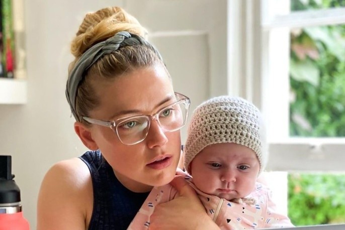 Amber Heard: 'Toi la me, dong thoi la cha' hinh anh