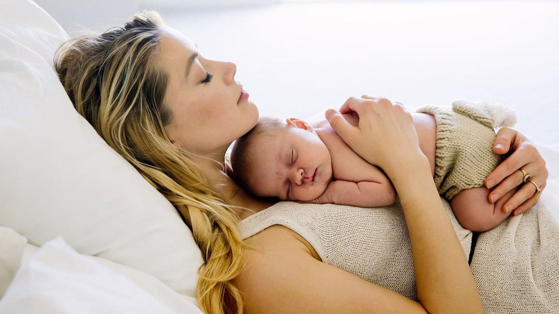 Amber Heard noi ve viec lam me anh 2