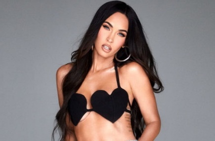 Dang sau vong eo 56 cm cua Megan Fox hinh anh