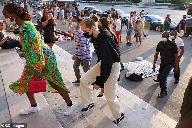 Brad Pitt tuyen chien voi Angelina Jolie anh 2