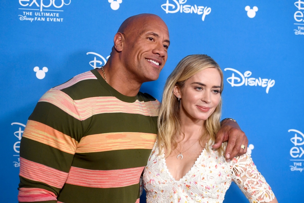 Emily Blunt: 'Chong khong ghen khi toi hon The Rock' hinh anh