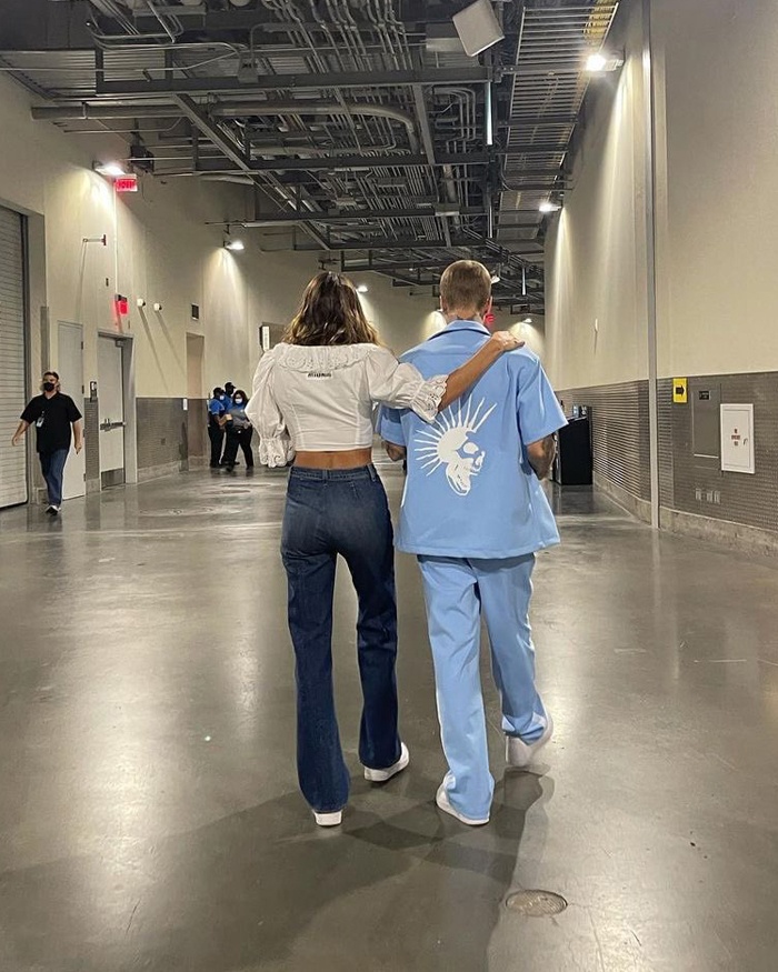 Hailey Bieber dự sự kiện cùng chồng ảnh 5 Hailey Bieber du su kien cung chong anh 5