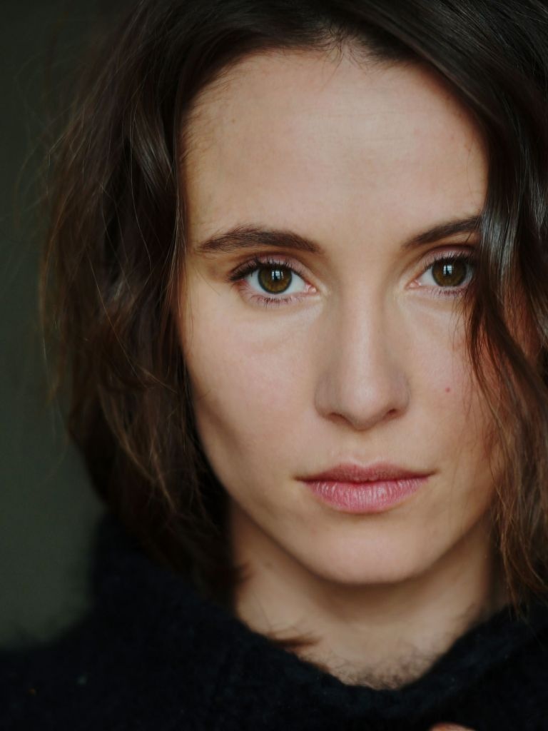 Peri Baumeister Blood Red Sky anh 6