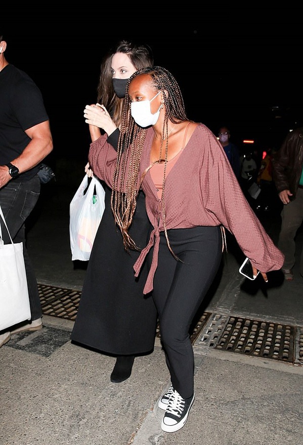 Angelina Jolie đi xem ca nhạc ảnh 2 Angelina Jolie di xem ca nhac anh 2