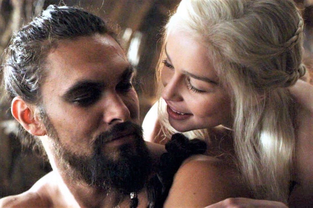 Jason Momoa kho chiu khi bi hoi ve canh nhay cam o 'Game of Thrones' hinh anh