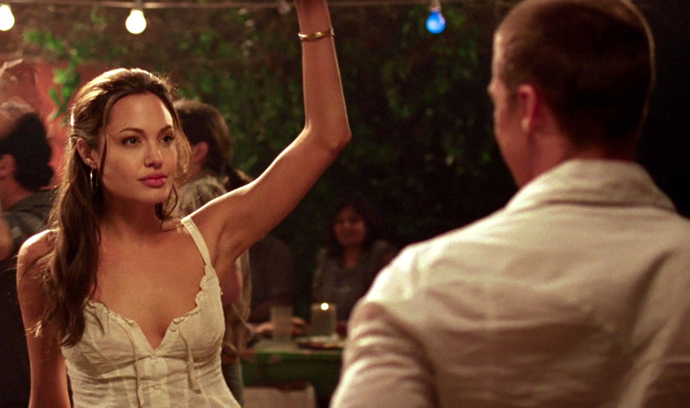 Bo phim dua Angelina Jolie va Brad Pitt vao be tac hinh anh