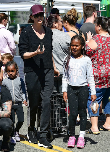 tuổi 46 Charlize Theron ảnh 12 tuoi 46 Charlize Theron anh 12