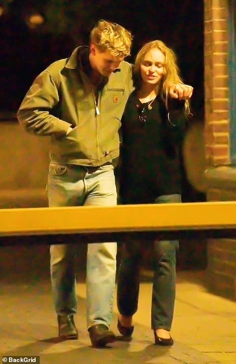 con gái Johnny Depp có tình mới ảnh 1 con gai Johnny Depp co tinh moi anh 1