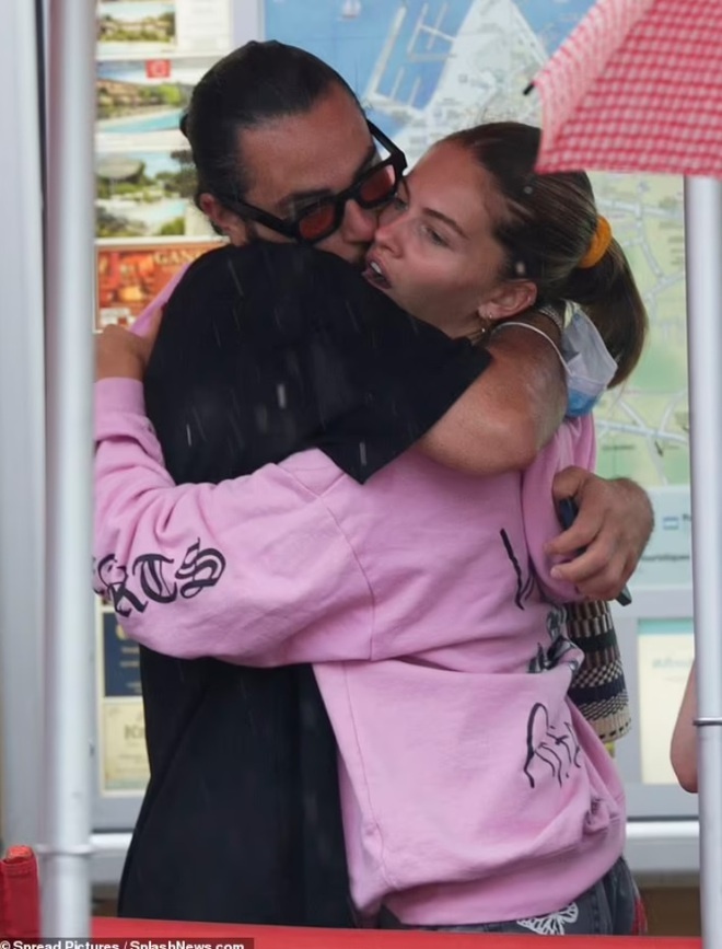 nguoi mau dep nhat the gioi va ban trai anh 2